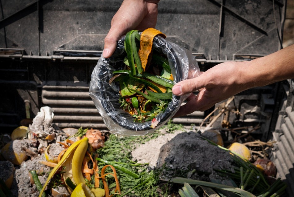 KAWAT TRABAJA CON NEWMONT FONCREAGRO Y MUNICIPALIDAD DE CAJAMARCA TRANSFORMANDO RESIDUOS ORGÁNICOS EN ALIMENTO PARA GANADO Y ABONO FRASS – RCR Peru