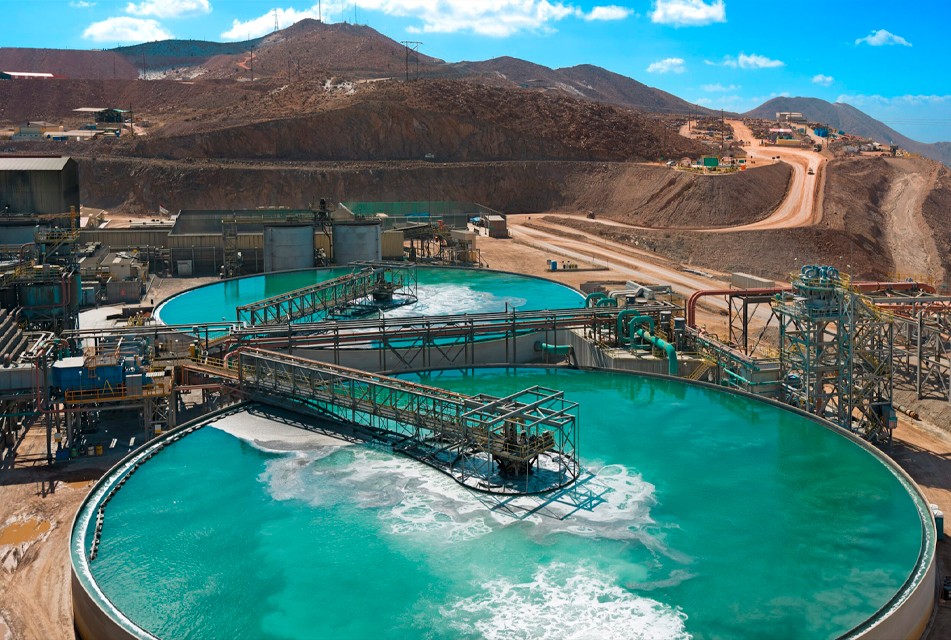 MINISTRO DEL AMBIENTE IMPULSA INVERSIÓN MINERA RESPONSABLE CON ENFOQUE EN AGUA DE MAR – RCR Peru