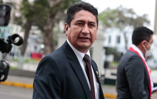 LA BURLA DE UN CONDENADO QUE DESNUDA EL BLINDAJE POLÍTICO – RCR Peru
