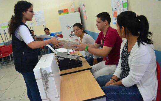 13 DE OCTUBRE VENCE PLAZO PARA RENUNCIAS DE AUTORIDADES Y ALTOS CARGOS – RCR Peru