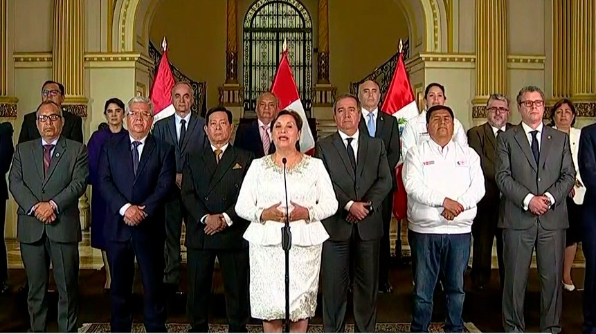 DINA BOLUARTE PERDIÓ EL RESPALDO POLÍTICO Y SU SALIDA ERA INEVITABLE – RCR Peru
