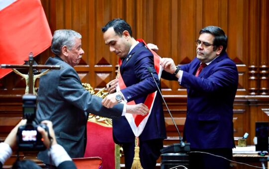 GOBIERNO DE JOSÉ JERÍ INICIÓ DEBILITADO Y PODRÍA AGRAVAR LA CRISIS POLÍTICA DEL PAÍS – RCR Peru