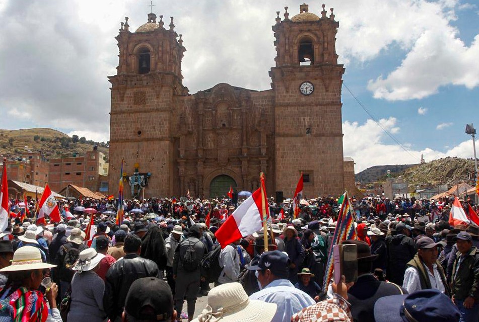 PROTESTAS CONTINUARÍAN EN PUNO EN DEMANDA DE ADELANTO DE ELECCIONES – RCR Peru