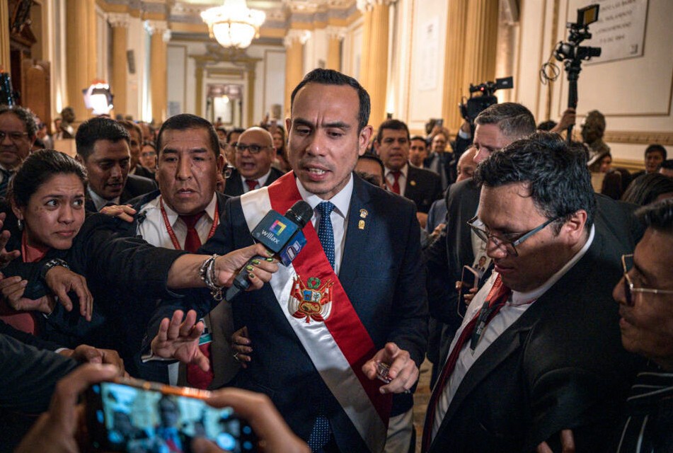 GOBIERNO DE JOSÉ JERÍ ENFRENTA CUESTIONAMIENTOS TRAS LA VACANCIA EXPRÉS DE DINA BOLUARTE – RCR Peru