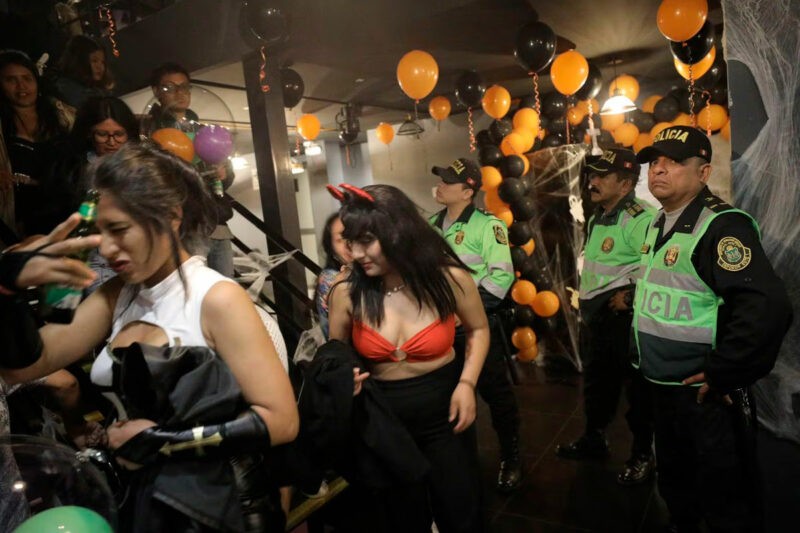 ESTADO DE EMERGENCIA TAMBIÉN DEBE SUSPENDER CONCIERTOS – RCR Peru