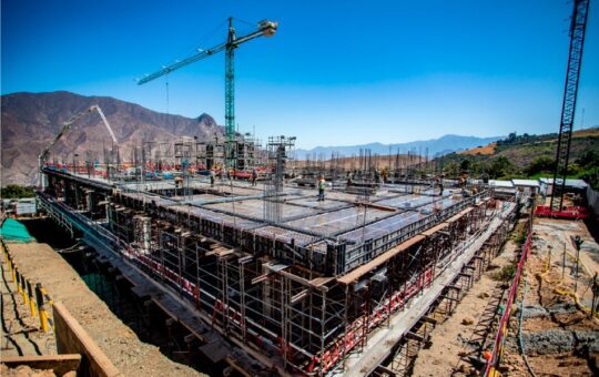 GARANTIZAN LA CONTINUIDAD DE LAS OBRAS DE INFRAESTRUCTURA EN SALUD A NIVEL NACIONAL – RCR Peru