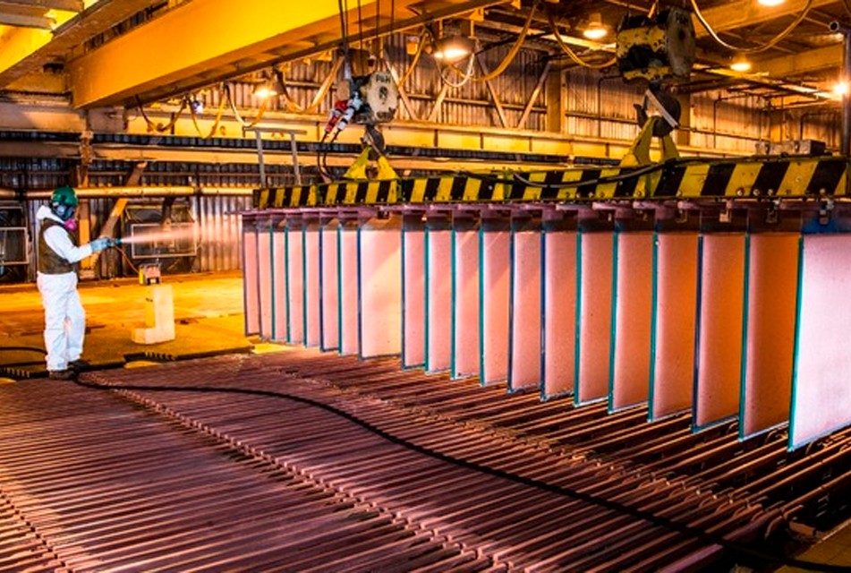 COBRE Y ORO IMPULSAN EL 50 % DE LAS EXPORTACIONES PERUANAS EN 2025 – RCR Peru