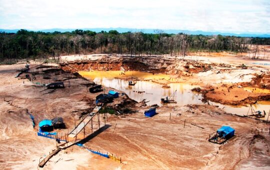 NADIE SE RESPONSABILIZA POR LA DEVASTACIÓN AL MEDIO AMBIENTE NI MENOS POR LA REMEDIACIÓN A CAUSA DE LA MINERÍA ILEGAL – RCR Peru