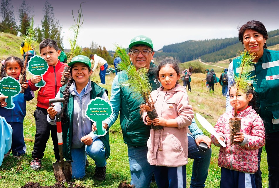SERFOR  CAJAMARCA DESTACA PARTICIPACIÓN DE NEWMONT FONCREAGRO EN SEMANA FORESTAL 2025 – RCR Peru