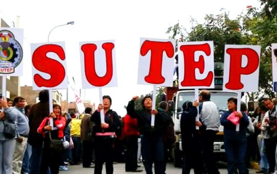 SUTEP ANUNCIA PARO NACIONAL PARA EL 13 DE NOVIEMBRE EN DEFENSA DE LA EDUCACIÓN PÚBLICA Y LOS DERECHOS DEL MAGISTERIO – RCR Peru