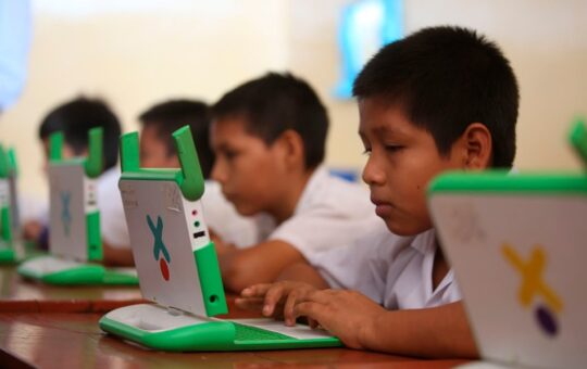 EL AVANCE TECNOLÓGICO, LA VIRTUALIDAD Y LAS REDES SOCIALES PUEDEN SER ALIADOS PARA EDUCAR EN DERECHOS HUMANOS – RCR Peru