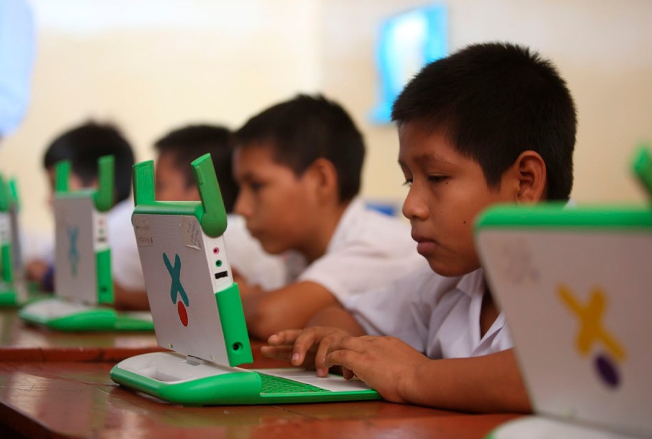 EL AVANCE TECNOLÓGICO, LA VIRTUALIDAD Y LAS REDES SOCIALES PUEDEN SER ALIADOS PARA EDUCAR EN DERECHOS HUMANOS – RCR Peru