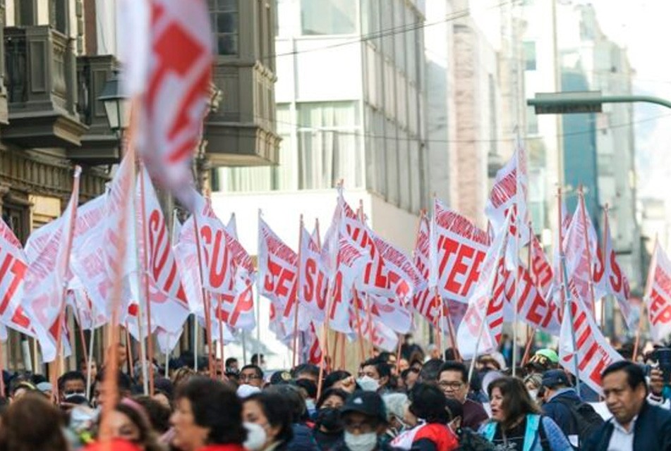 SUTEP CONVOCA PARO NACIONAL EL 13 DE NOVIEMBRE PARA EXIGIR PENSIONES DIGNAS Y MEJORAS EN LA EDUCACIÓN PÚBLICA – RCR Peru