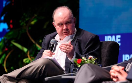 RAFAEL LÓPEZ ALIAGA ADELANTE EN INTENCIÓN DE VOTO, PERO SE DEBILITA FUERA DE LIMA – RCR Peru