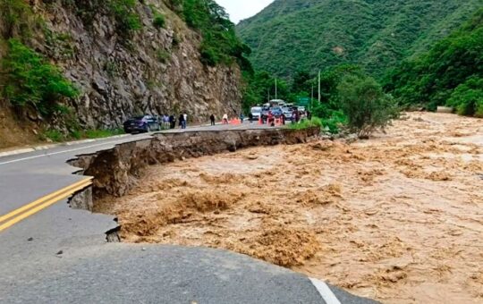 CAJAMARCA EN EMERGENCIA POR LLUVIAS INTENSAS, CRECIDA DE RÍO Y COLAPSO DE CARRETERA – RCR Peru