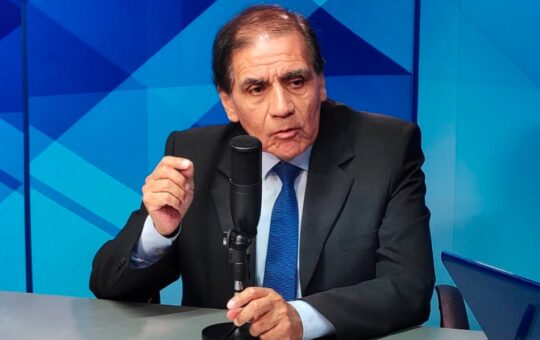 CHILENOS ELEGIRÁN ENTRE ADMIRADOR DEL DICTADOR PINOCHET Y UNA MILITANTE COMUNISTA – RCR Peru