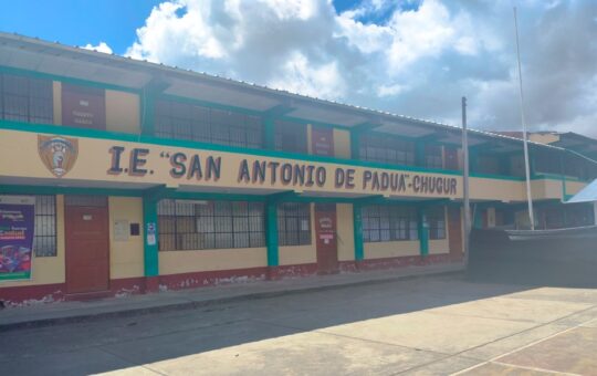 POBLACIÓN Y AUTORIDADES DE CHUGUR SALUDAN EXITOSO AVANCE EN MODERNIZACIÓN DE INFRAESTRUCTURA DE COLEGIO SECUNDARIO “SAN ANTONIO DE PADUA” – RCR Peru