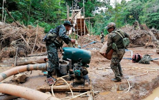 SE NECESITA UNA ESTRATEGIA INTEGRAL PARA ERRADICAR A LA MINERÍA ILEGAL – RCR Peru