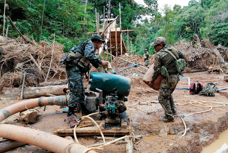 SE NECESITA UNA ESTRATEGIA INTEGRAL PARA ERRADICAR A LA MINERÍA ILEGAL – RCR Peru