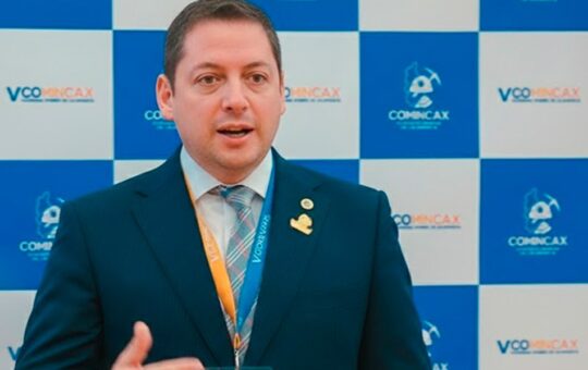 AMPLIACIÓN DEL REINFO ESPANTA LAS INVERSIONES FORMALES – RCR Peru