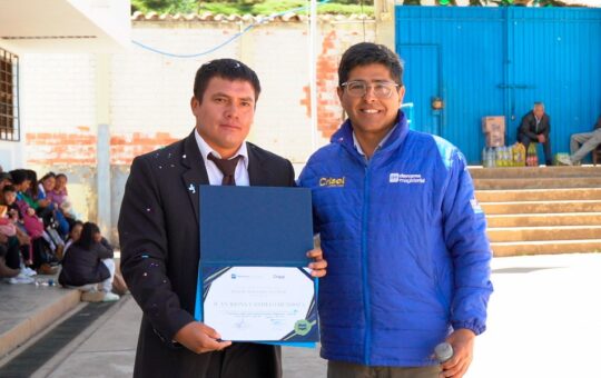 EL MEJOR MAESTRO LECTOR ES DE LA REGIÓN ÁNCASH – RCR Peru