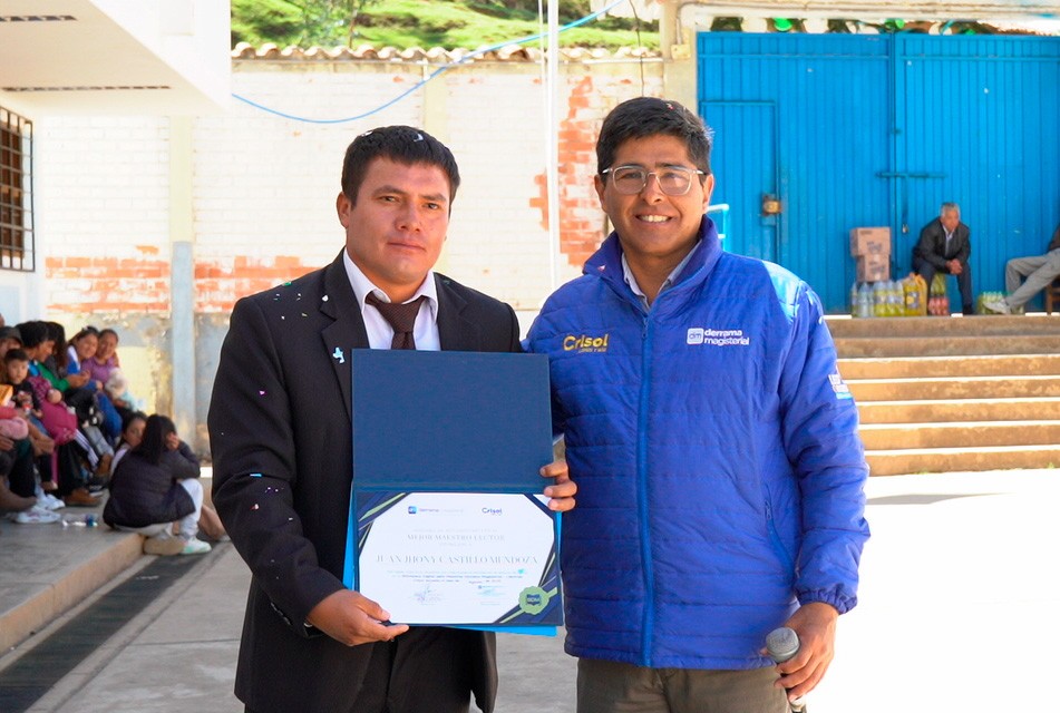 EL MEJOR MAESTRO LECTOR ES DE LA REGIÓN ÁNCASH – RCR Peru