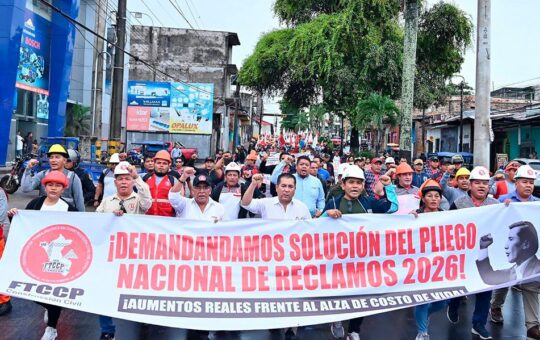 TRABAJADORES DE CONSTRUCCIÓN SE MOVILIZARON DEMANDANDO SOLUCIÓN AL PLIEGO NACIONAL DE RECLAMOS 2026 – RCR Peru