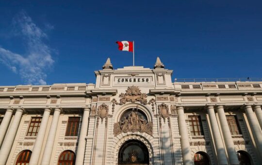  ACTUALES CONGRESISTAS PODRÍAN AMPLIAR SU PODER AL POSTULAR A LA REELECCIÓN Y LLAMA A UN VOTO INFORMADO – RCR Peru