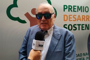 MARIO CEDRÓN DESTACA LA IMPORTANCIA DEL DESARROLLO SOSTENIBLE EN PREMIOS DE LA SNMPE 2025 – RCR Peru