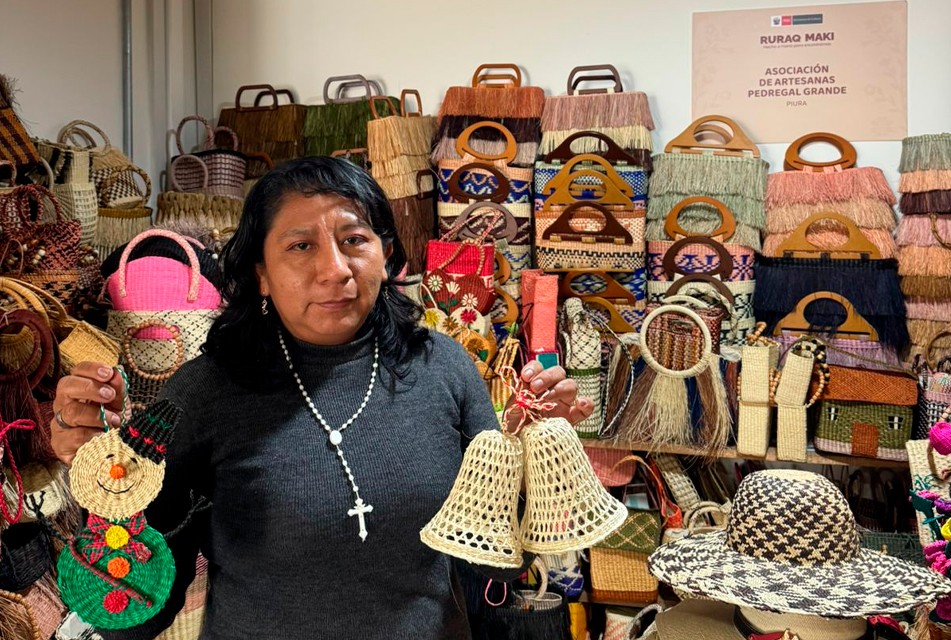 ARTESANAS PIURANAS LLEVAN EL TEJIDO EN PAJA TOQUILLA A LA FERIA NACIONAL RURAQ MAKI EN LIMA – RCR Peru