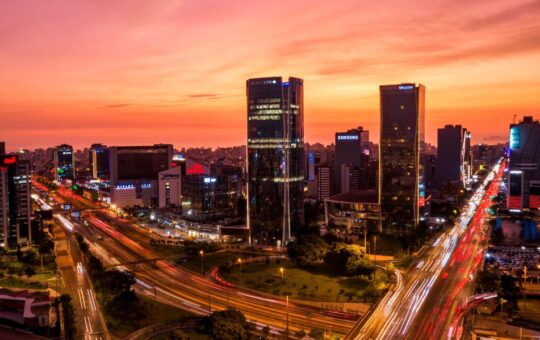 PRESUPUESTO ALTO EN GASTO CORRIENTE AHUYENTA A INVERSIONISTAS PRIVADOS – RCR Peru