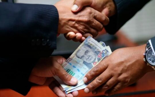 LA CORRUPCIÓN ES UNA CASCADA QUE LLEGA A LAS REGIONES Y DISTRITOS – RCR Peru