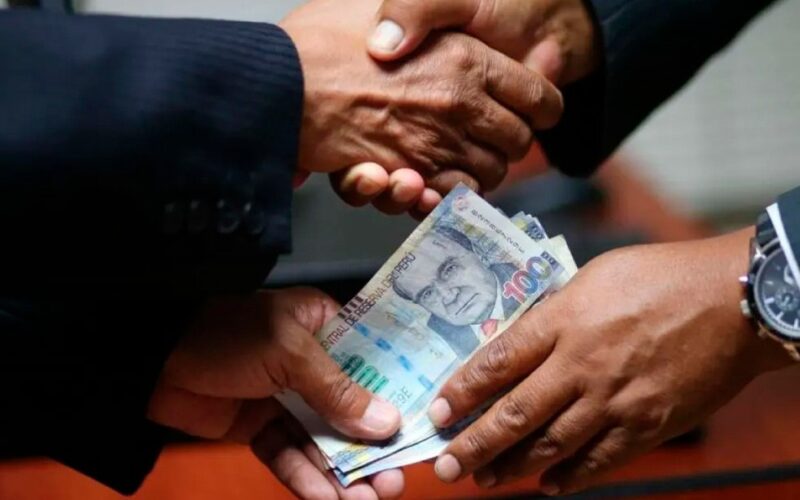 LA CORRUPCIÓN ES UNA CASCADA QUE LLEGA A LAS REGIONES Y DISTRITOS – RCR Peru