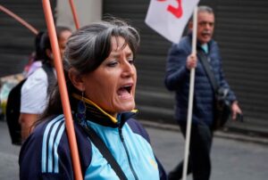 SUTEP SE MOVILIZÓ A NIVEL NACIONAL ANTE ABANDONO A LA EDUCACIÓN POR AUTORIDADES – RCR Peru