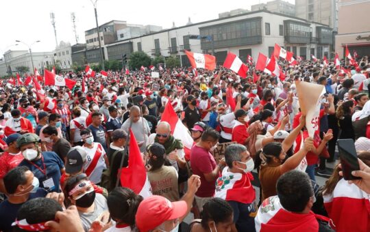 EL DETERIORO POLÍTICO DEL PAÍS SE HA REFLEJADO EN EL 2025 – RCR Peru