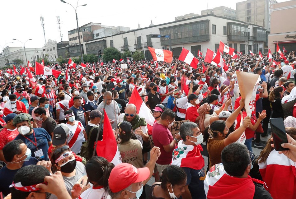 EL DETERIORO POLÍTICO DEL PAÍS SE HA REFLEJADO EN EL 2025 – RCR Peru