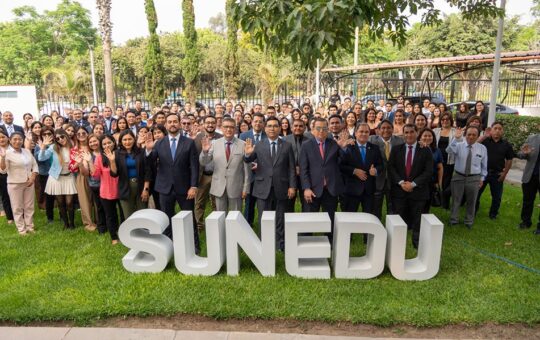 EL DR. VICENTE ESPINOZA SANTILLÁN ASUME FUNCIONES COMO SUPERINTENDENTE DE LA SUNEDU – RCR Peru