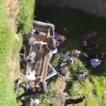 Moradores de Aylambo ayudan a efectivos tras despiste de camioneta en Cajamarca