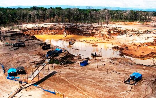 GOBIERNOS REGIONALES EXIGEN HABLAR CON EJECUTIVO PARA ELABORAR ESTRATEGIA DE LUCHA CONTRA MAFIAS DE MINERÍA ILEGAL – RCR Peru