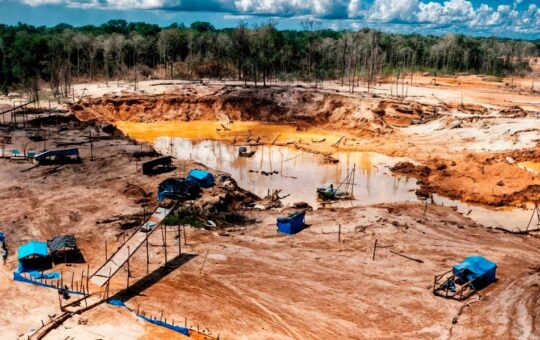 GOBIERNOS REGIONALES EXIGEN HABLAR CON EJECUTIVO PARA ELABORAR ESTRATEGIA DE LUCHA CONTRA MAFIAS DE MINERÍA ILEGAL – RCR Peru