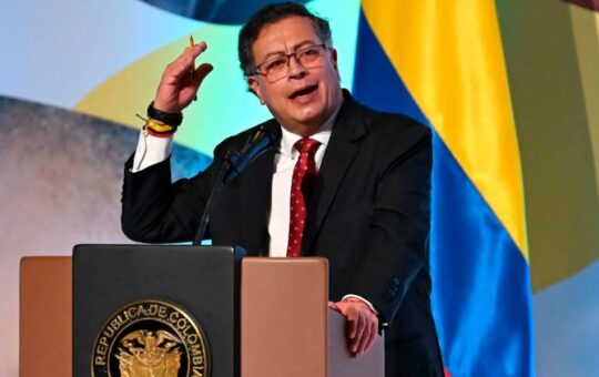 COLOMBIA MOVILIZA MILITARES A LA FRONTERA CON VENEZUELA TRAS ATAQUES DE EE. UU. – RCR Peru