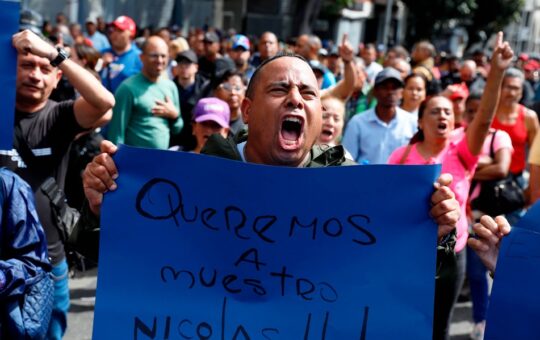 ATAQUE AÉREO DE EE. UU. SACUDIÓ CARACAS Y AGRAVÓ TENSIÓN POLÍTICA EN VENEZUELA – RCR Peru