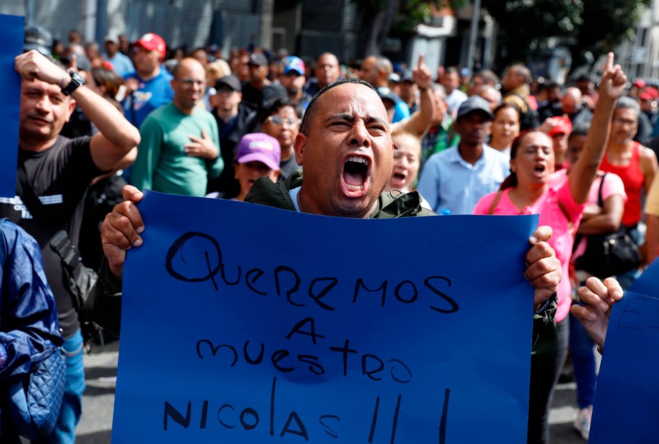 ATAQUE AÉREO DE EE. UU. SACUDIÓ CARACAS Y AGRAVÓ TENSIÓN POLÍTICA EN VENEZUELA – RCR Peru