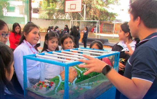 NEWMONT ALAC RECIBE RECONOCIMIENTO DEL MINISTERIO DEL AMBIENTE POR INICIATIVA “EDUCACIÓN PARA EL CAMBIO CLIMÁTICO” EN CAJAMARCA – RCR Peru