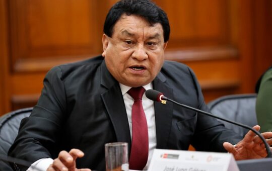 LUNA GÁLVEZ PROPONE REESTRUCTURAR PETROPERÚ, COMBATIR LA MINERÍA ILEGAL Y PRIORIZAR LA INFRAESTRUCTURA HÍDRICA – RCR Peru