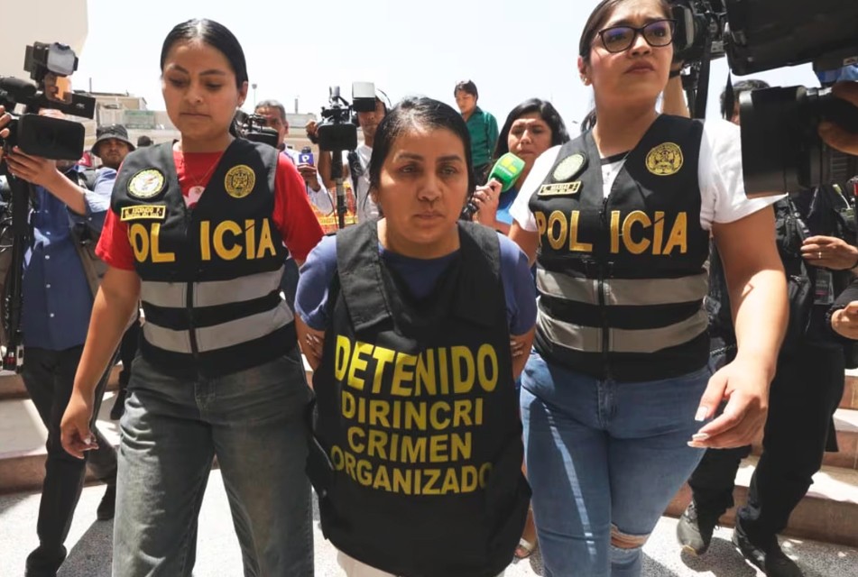 DETIENEN A MUJER CONDENADA POR MUERTE DE DOS JÓVENES DENTRO DE UN CONTENEDOR DURANTE INCENDIO EN GALERÍA NICOLINI – RCR Peru