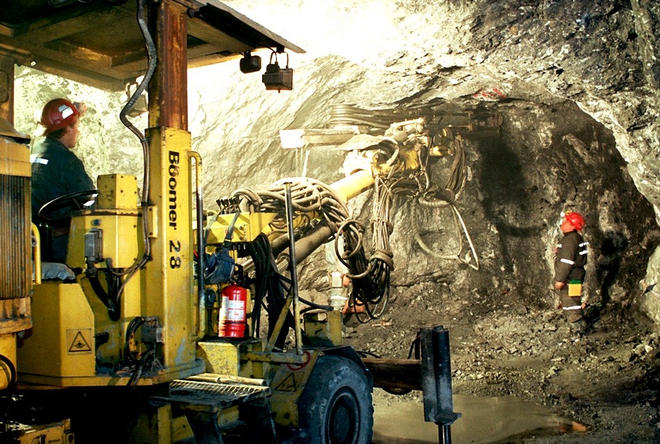 DESTRABE E INVERSIÓN PERMITIRÁN DESARROLLAR LA INDUSTRIA MINERA EN EL PERÚ – RCR Peru