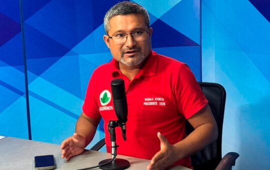 CANDIDATO A LA PRESIDENCIA RONALD ATENCIO DENUNCIA MAFIA CONGRESAL Y PROPONE ASAMBLEA CONSTITUYENTE COMO SALIDA A LA CRISIS POLÍTICA – RCR Peru