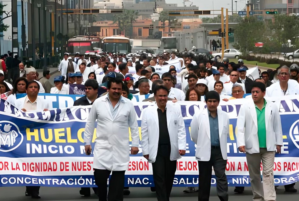 CERCA DE 20,000 EMPLEADOS DE SALUD CONVOCADOS A ACATAR UN PARO REGIONAL EL 28 DE ENERO – RCR Peru
