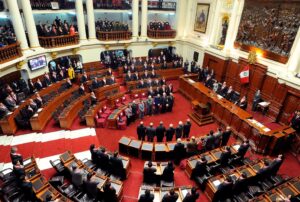 LA MITAD DE LOS CANDIDATOS PRESIDENCIALES DEBERÍA RETIRARSE PARA EVITAR QUE PARTIDOS CON POCA REPRESENTATIVIDAD DIRIJAN EL CONGRESO – RCR Peru